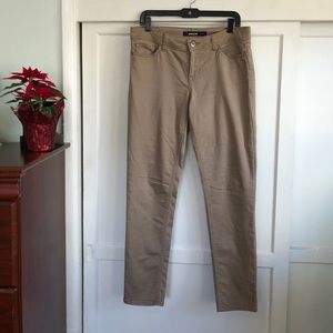 Woman’s Jordache skinny jeans